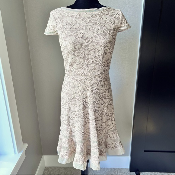 Joseph Ribkoff lace short sleeve dress size 8